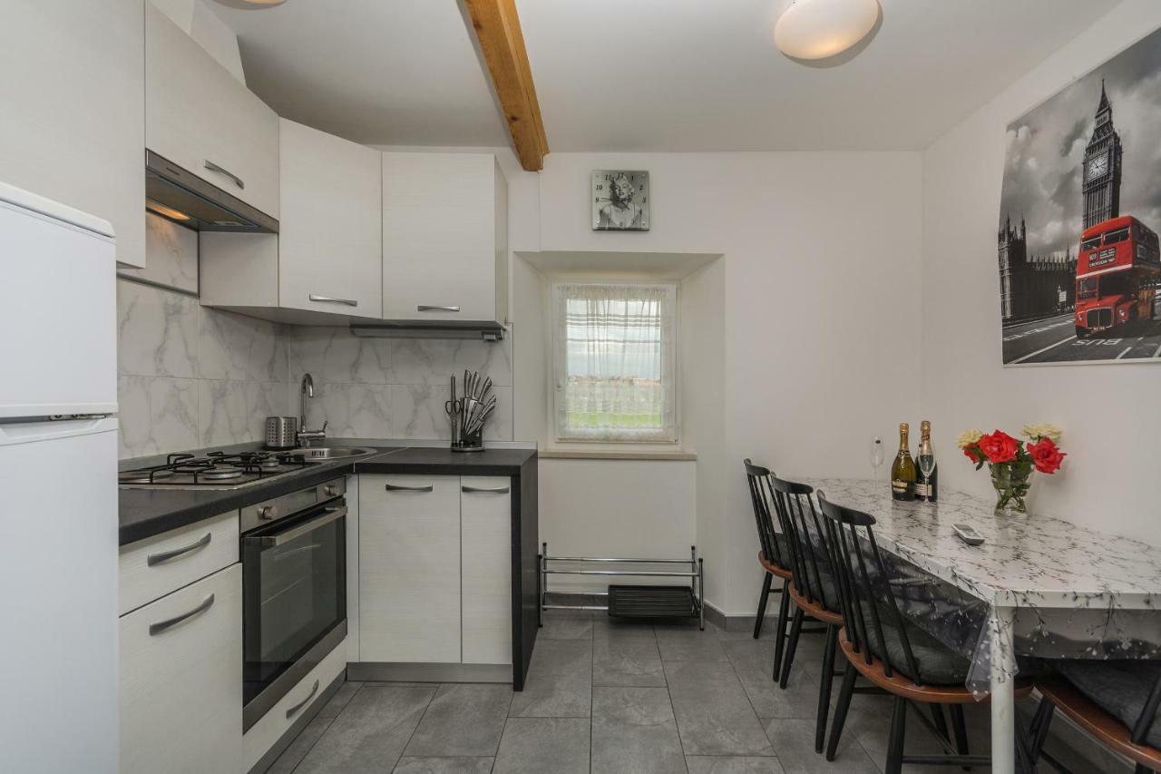 Mijat Apartment