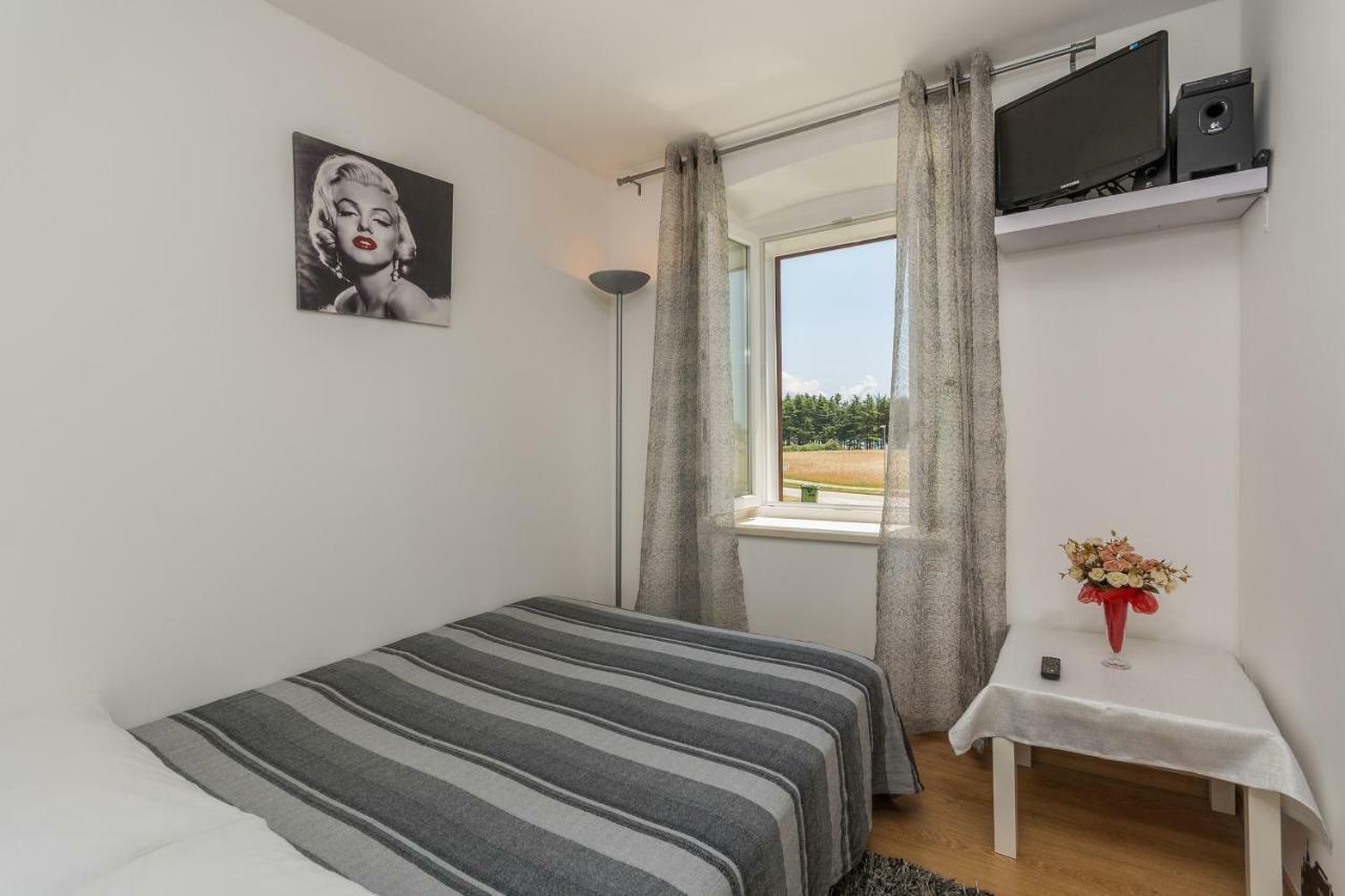 Apartment Mijat *
